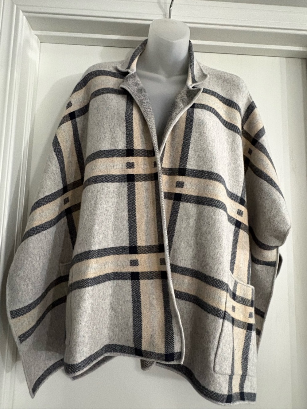 LOFT Beige Plaid Open-Front Coatigan Cape
size XS/SP